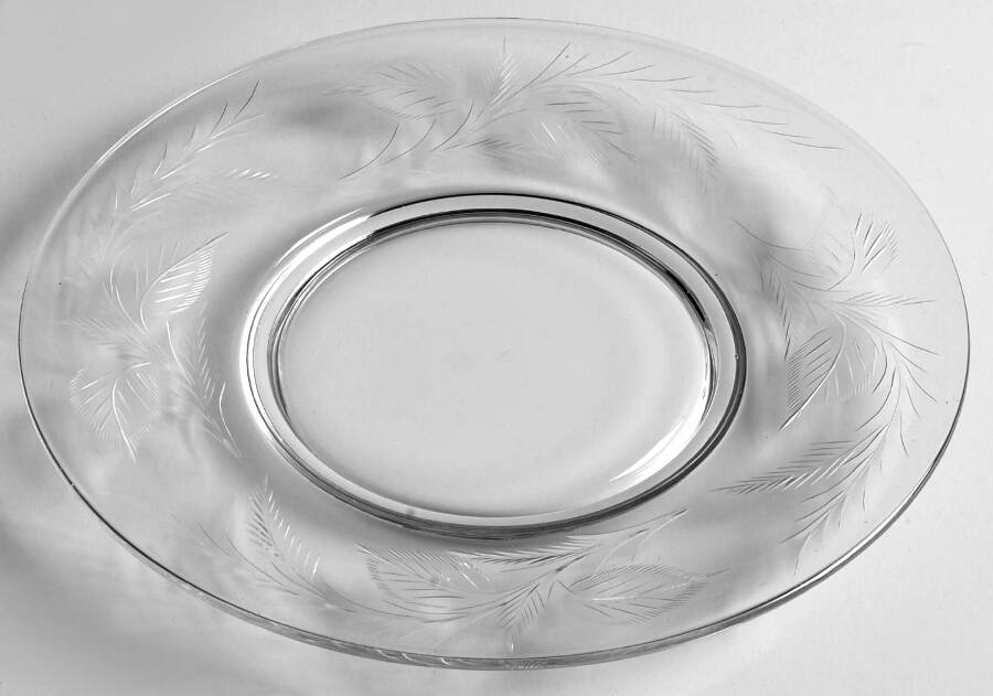 Parkwood Luncheon Plate by Tiffin-Franciscan-1