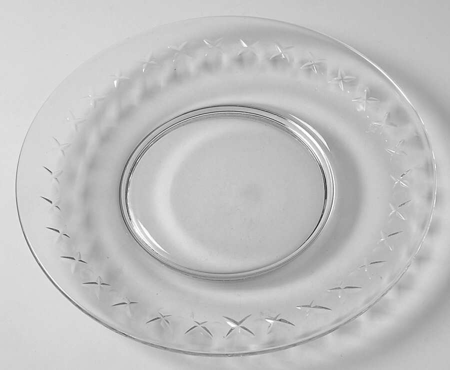 Pembrooke Luncheon Plate by Tiffin-Franciscan-1