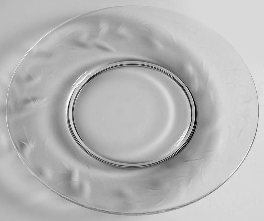 Pirouette Luncheon Plate by Tiffin-Franciscan-1