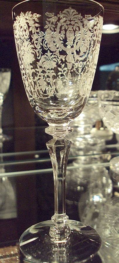 Queen Ann (Stem #17361) Wine Glass by Tiffin-Franciscan-1