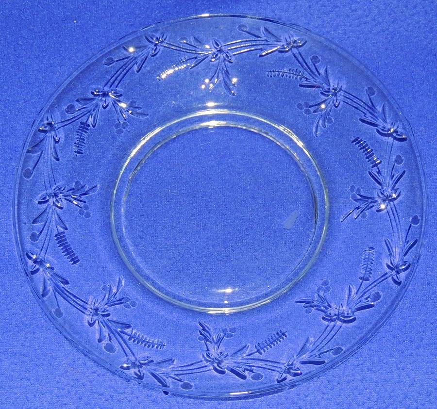 Tyra Luncheon Plate by Tiffin-Franciscan-1
