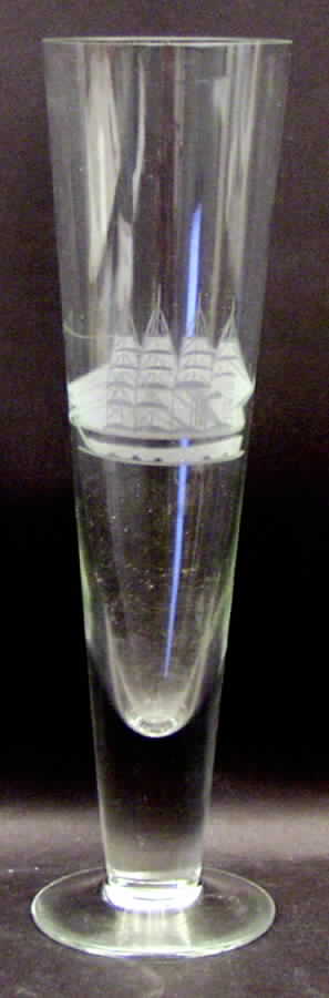 Clipper Pilsner Glass by Toscany-1