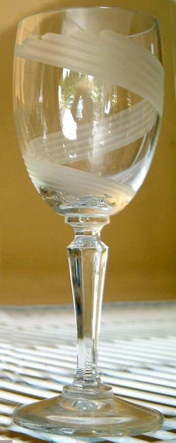 Sutton Wine Glass by Toscany-1