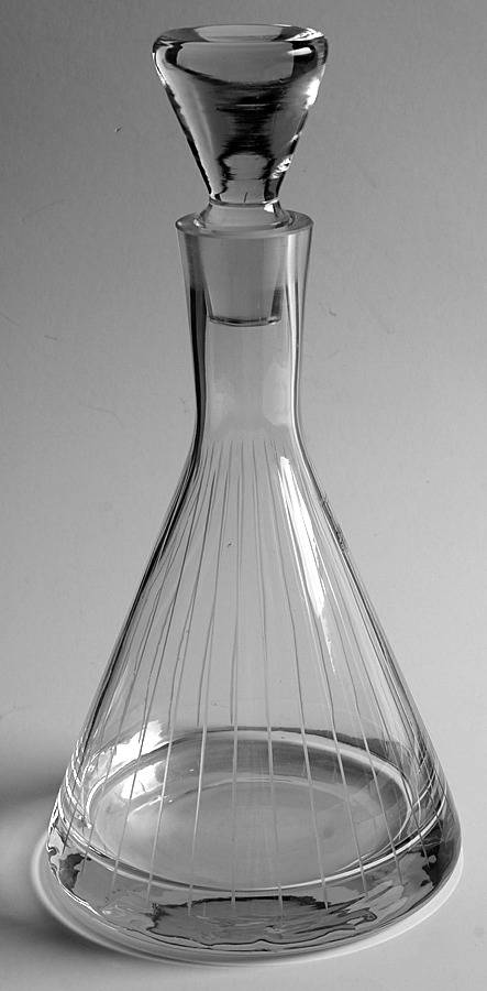 Manhatten Decanter & Stopper by Tudor-1