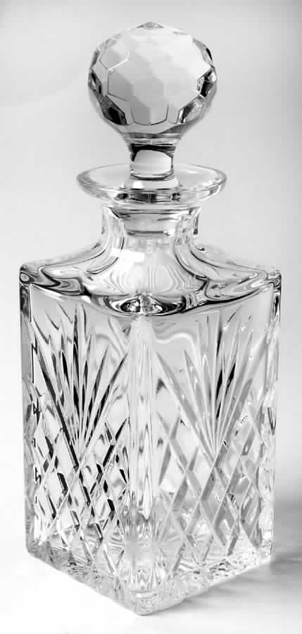 Antrim Spirit Decanter & Stopper by Tyrone Crystal-1