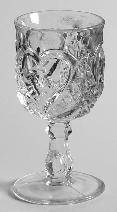 Heart with Thumbprint Wine Glass by Tarentum-1