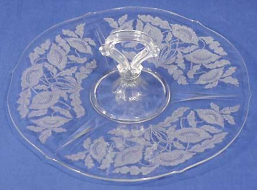 Juno Clear Center Handle Tray by Tiffin-Franciscan-1