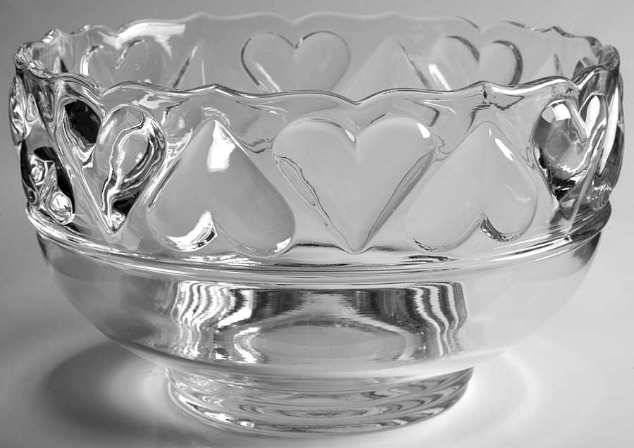 Hearts 8" Round Bowl by Tiffany-1