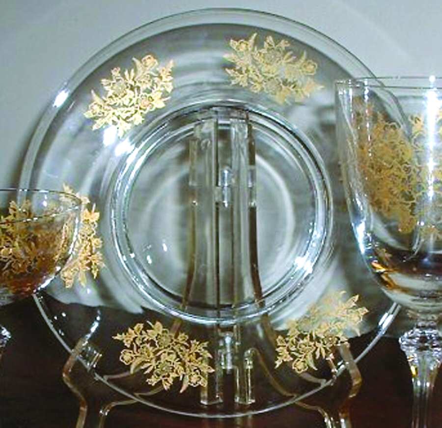 17453-6 Luncheon Plate by Tiffin-Franciscan-1