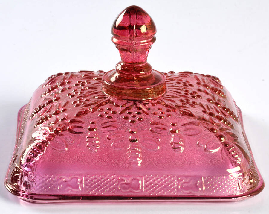 Animals & Figurines Lid for Dusty Rose Honey Dish by Tiara-1