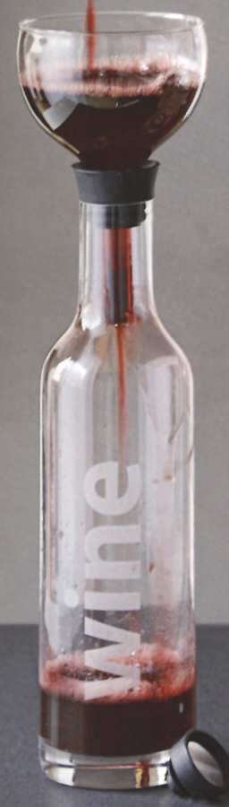 Viva Decanter & Stopper by Tag Ltd-1