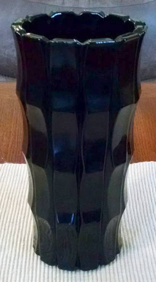 Suzanne Black 7" Flower Vase by Tiara-1