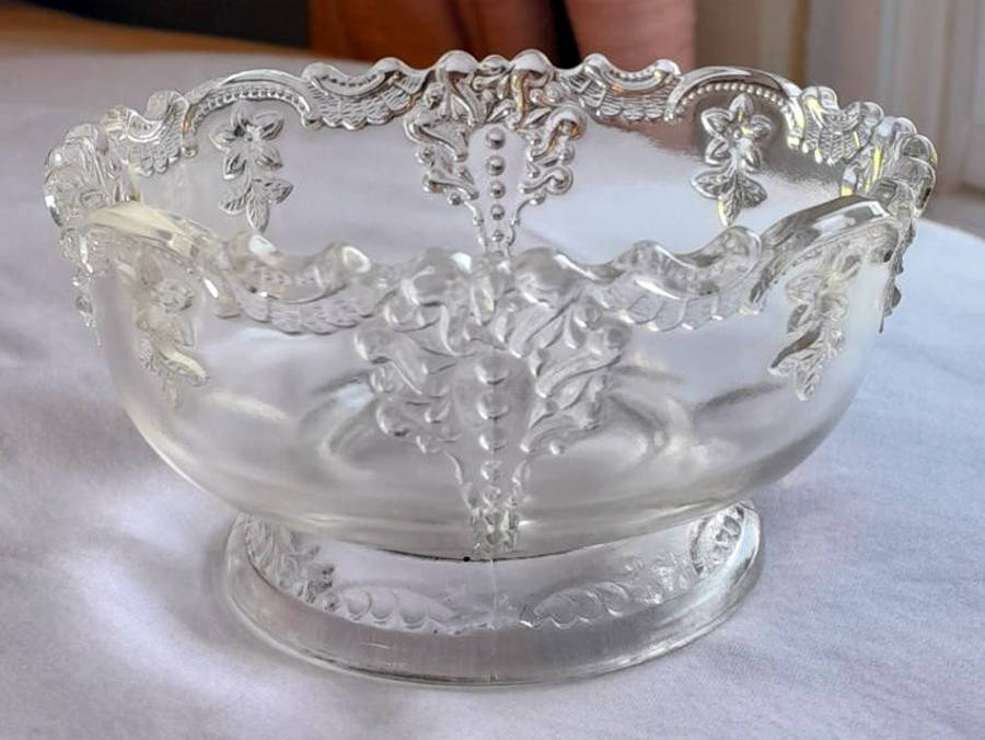 Tarentums Victoria Footed Bowl by Tarentum-1