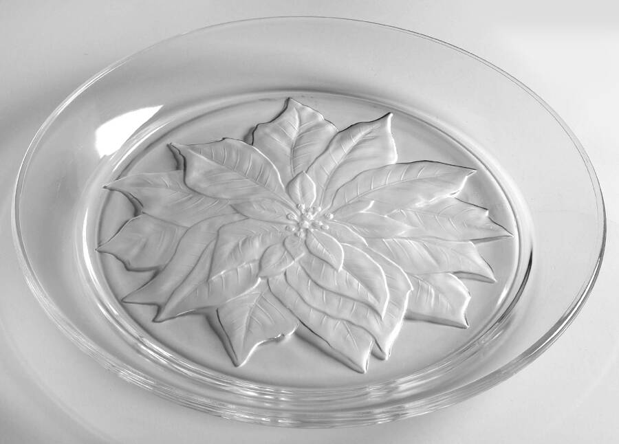 Holiday Collection 13" Round Platter by Toscany-1