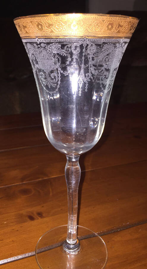 UNK106  Claret Wine by Unknown Manufacturer-1