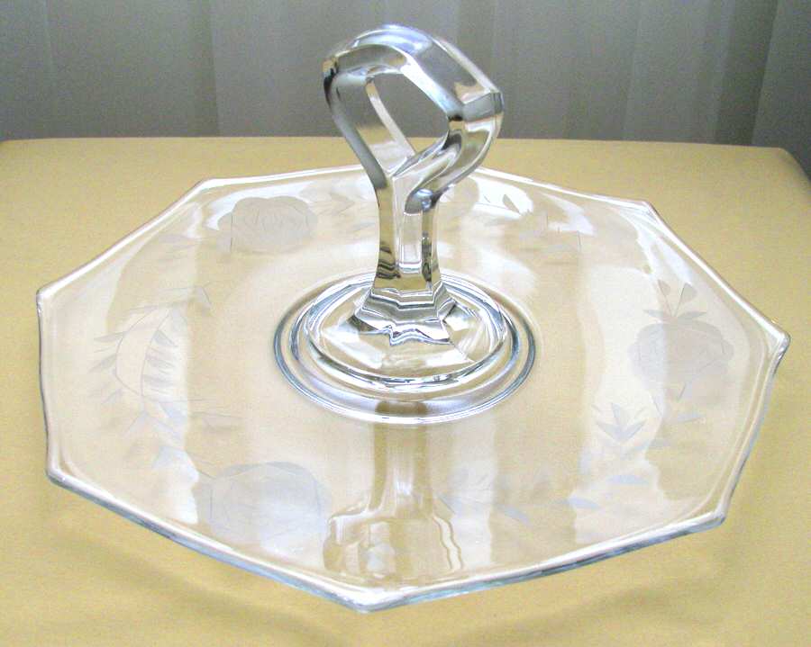 UNK320  Center Handle Tray by Unknown Manufacturer-1