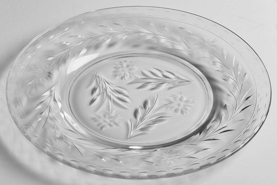 UNK334  7" Salad Plate by Unknown Manufacturer-1