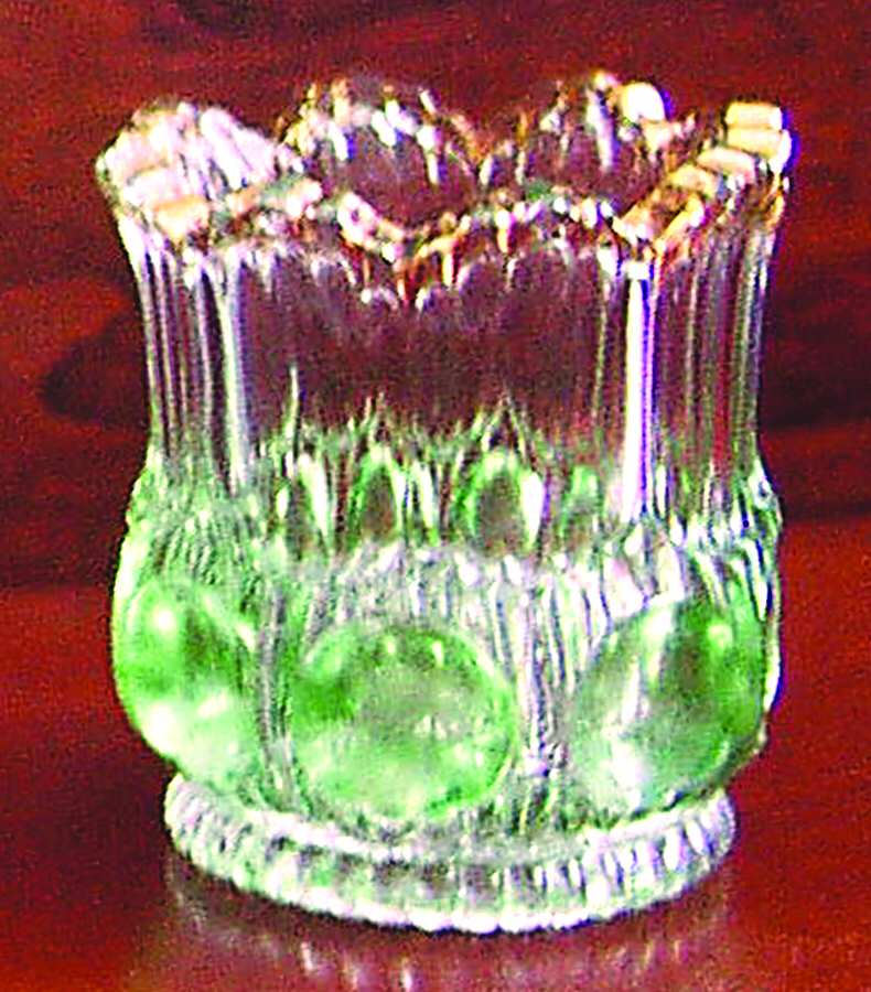 Bull's Eye and Daisy Green (Gold Trim) Toothpick Holder by US Glass-1
