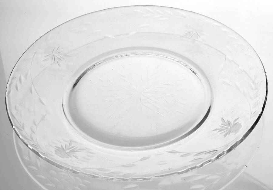 UNK414 Luncheon Plate by Unknown Manufacturer-1