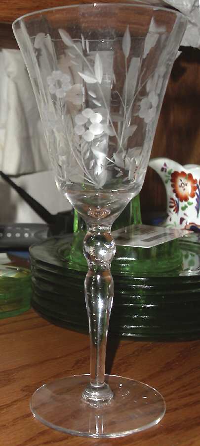 UNK1094 Wine Glass by Unknown Manufacturer-1
