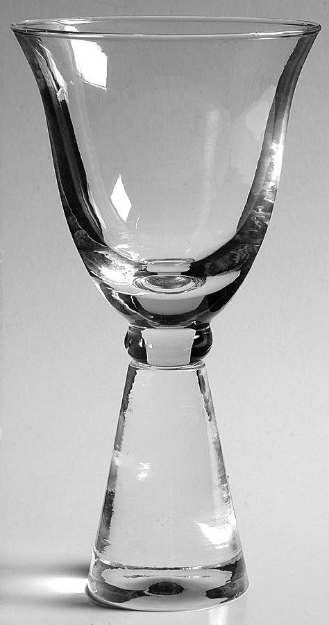 UNK1219 Wine Glass by Unknown Manufacturer-1