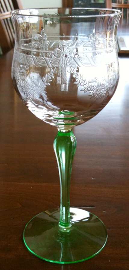 UNK412 Green Water Goblet by Unknown Manufacturer-1