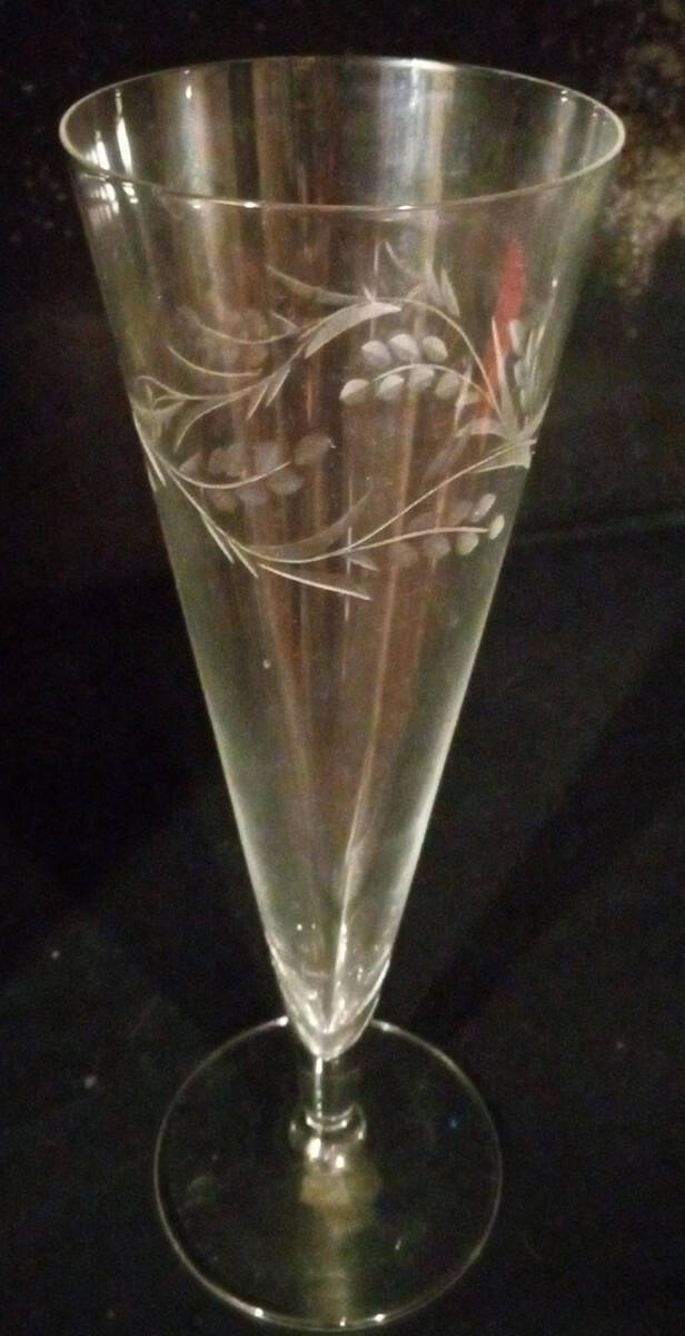UNK1902 Pilsner Glass by Unknown Manufacturer-1