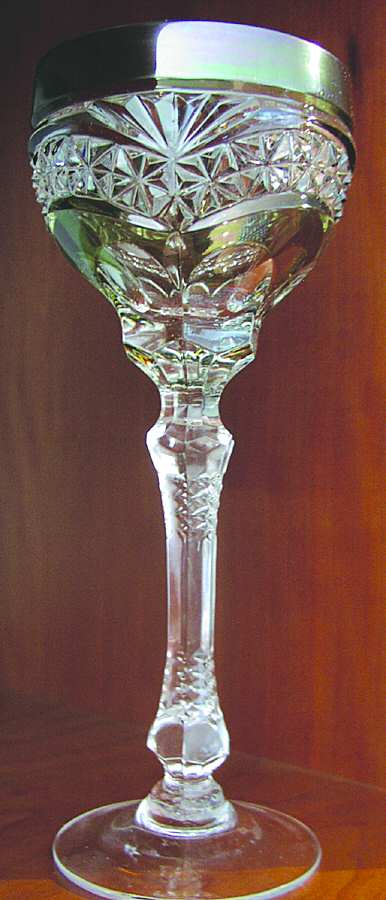 UNK2509 Emerald Green Water Goblet by Unknown Manufacturer-1