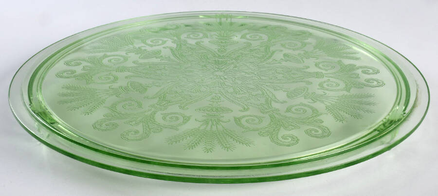 UNK2510 Green Footed Cake Plate by Unknown Manufacturer-1