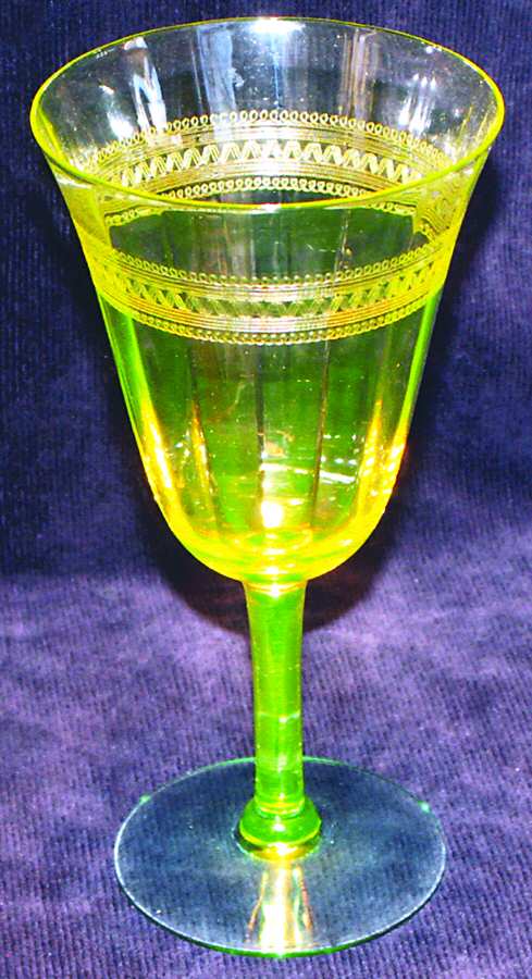 UNK2560 Wine Glass by Unknown Manufacturer-1