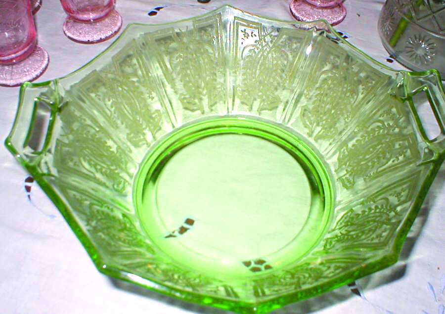 UNK3806 Green Handled Bowl by Unknown Manufacturer-1