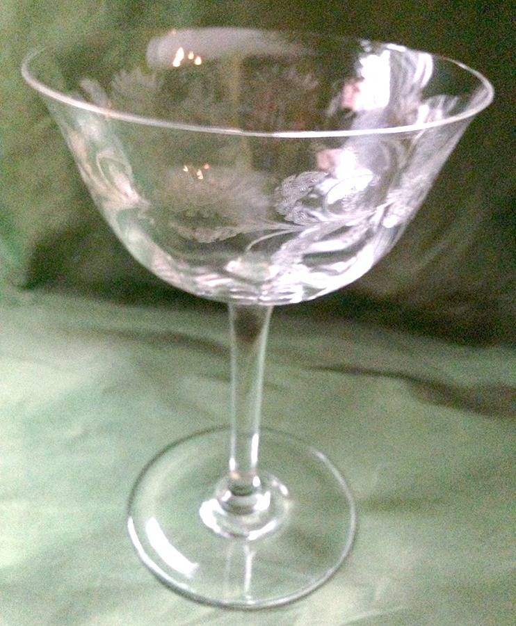 UNK2869 Wine Glass by Unknown Manufacturer-1