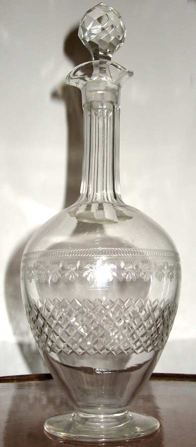 UNK5016 Decanter & Stopper by Unknown Manufacturer-1