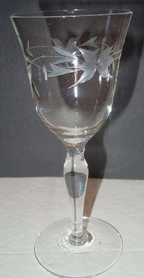 UNK3325 Wine Glass by Unknown Manufacturer-1