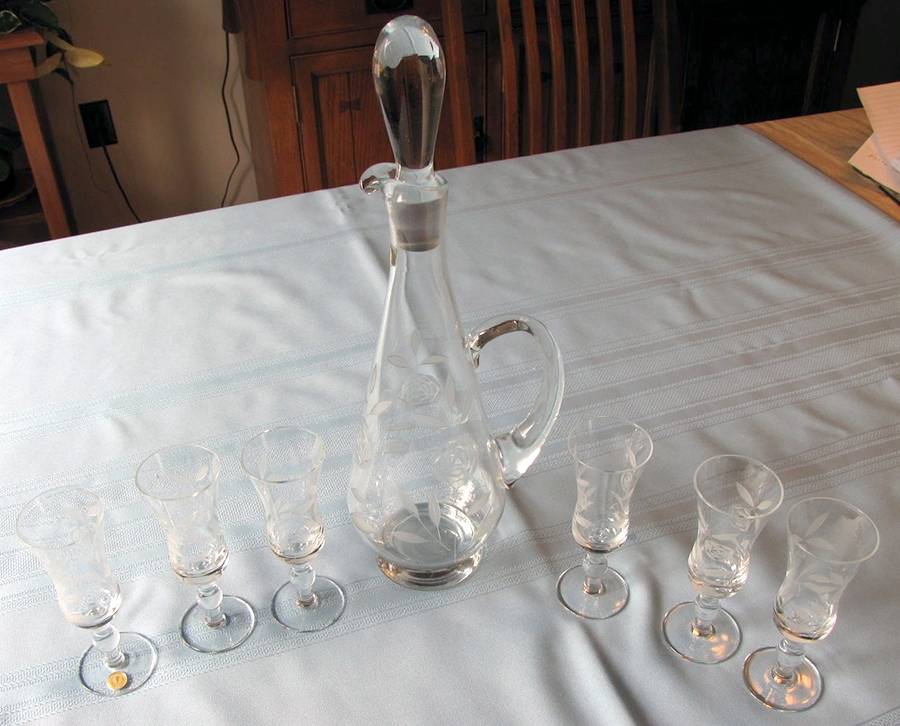 UNK3648 Handled Wine Decanter & Stopper by Unknown Manufacturer-1