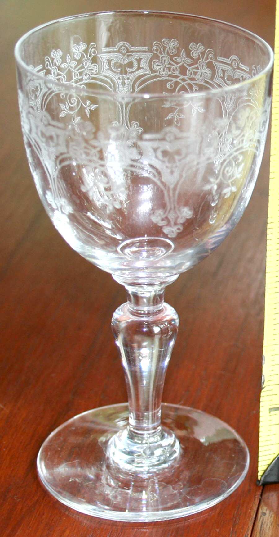 UNK5389 Wine Glass by Unknown Manufacturer-1
