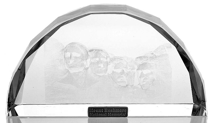 Animals & Figurines (Clear) Mt Rushmore Paperweight by Unknown Manufacturer-1