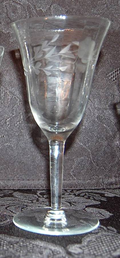 UNK5431 Wine Glass by Unknown Manufacturer-1