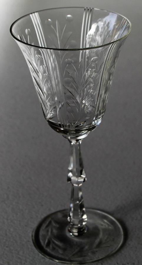 UNK5511 Wine Glass by Unknown Manufacturer-1