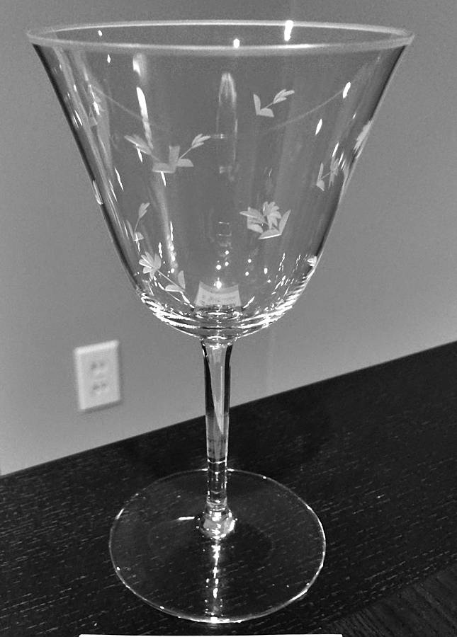 UNK5523 Wine Glass by Unknown Manufacturer-1
