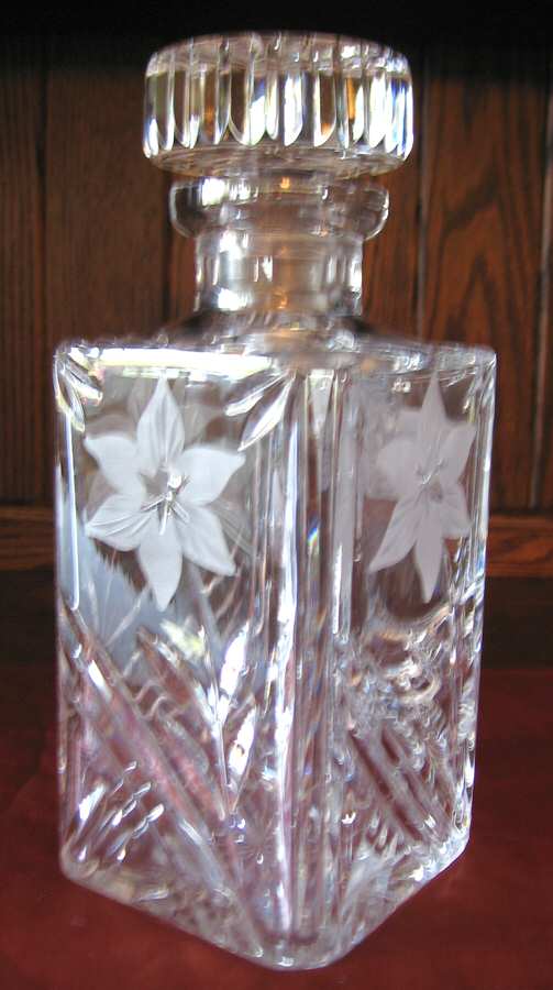 UNK5708 Decanter & Stopper by Unknown Manufacturer-1