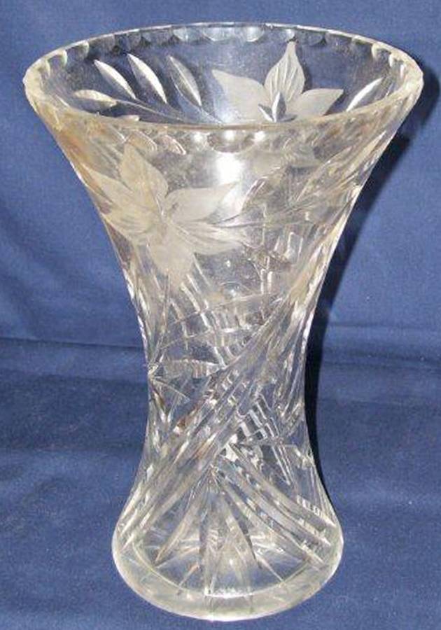 UNK5708 Small Fan Vase by Unknown Manufacturer-1