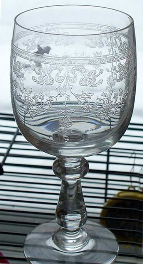 UNK3878 Wine Glass by Unknown Manufacturer-1
