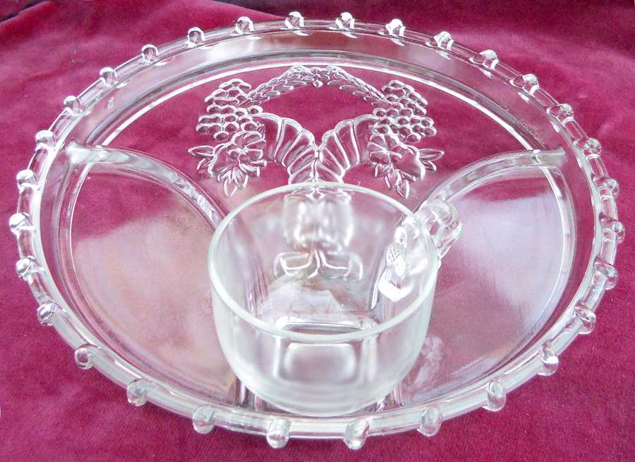Horn Rope Cornucopia Snack Cup for Snack Plate by Hazel-Atlas-1