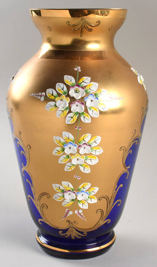 UNK6633 11" Flower Vase by Unknown Manufacturer-1