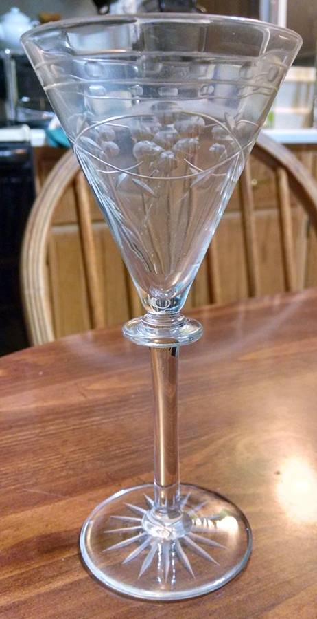 UNK6693 Wine Glass by Unknown Manufacturer-1