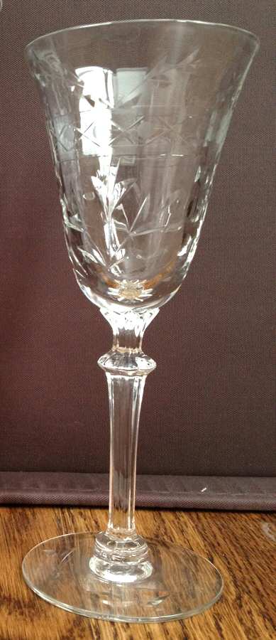 UNK7056 Wine Glass by Unknown Manufacturer-1