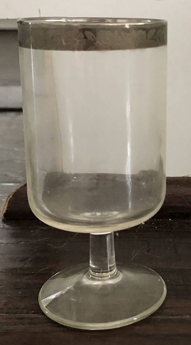 UNK7101 Wine Glass by Unknown Manufacturer-1