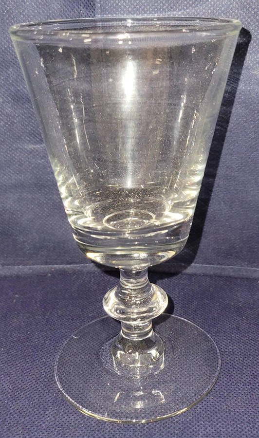 UNK7379 Wine Glass by Unknown Manufacturer-1