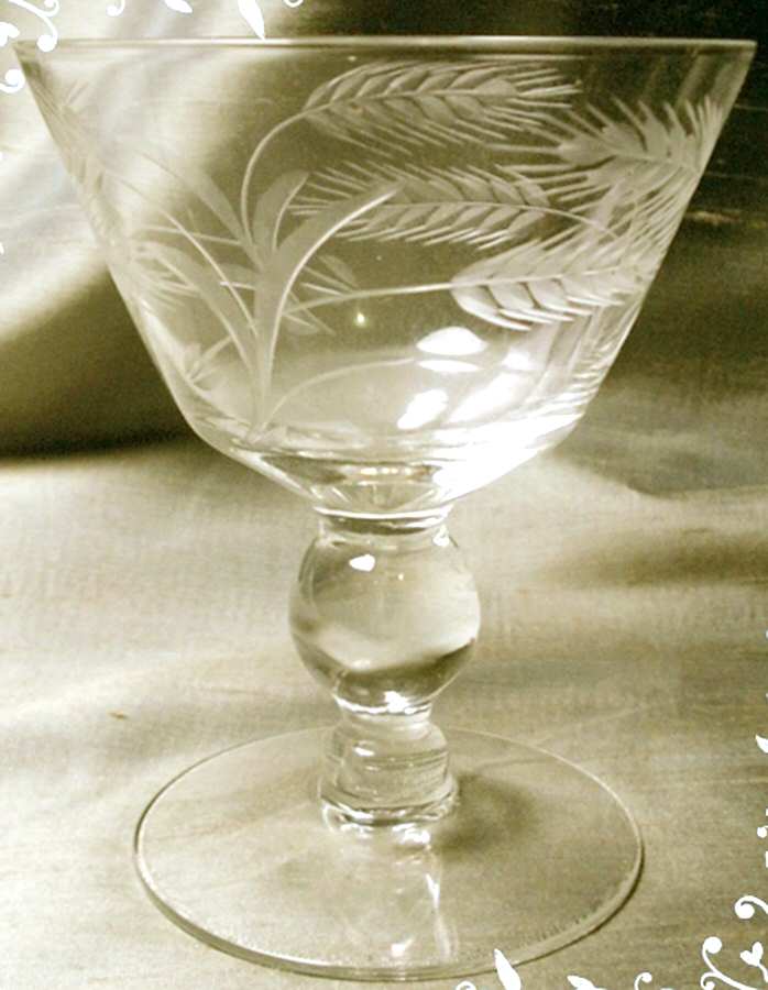 UNK7615 Wine Glass by Unknown Manufacturer-1